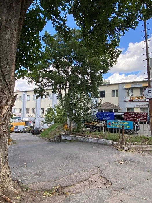 Гараж у м. Чернігів, АК №29, район Градецький та боулінг-клу