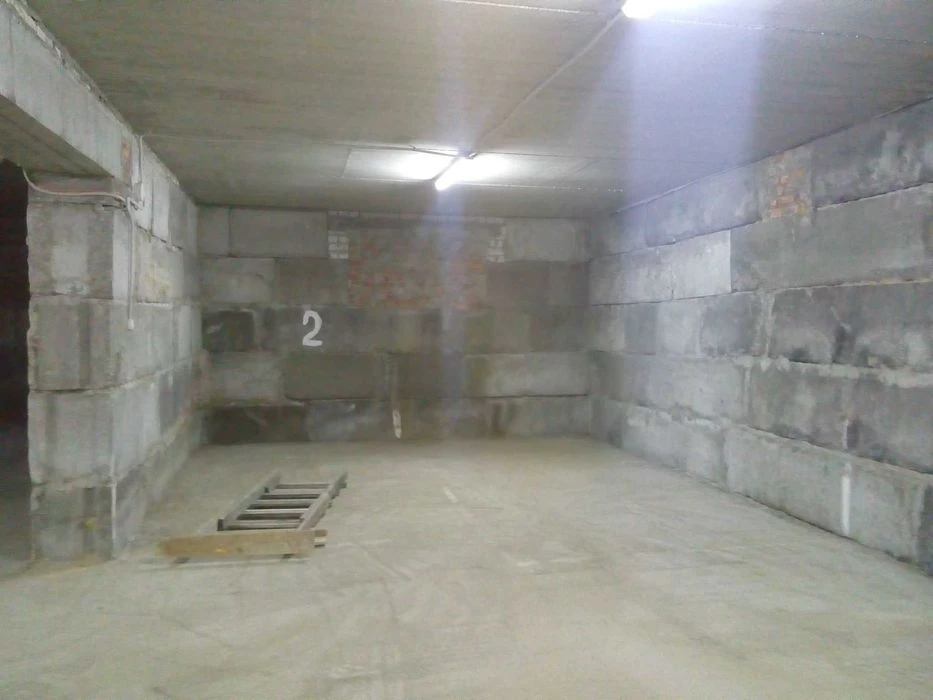 Паркинг в центре на 3 авто