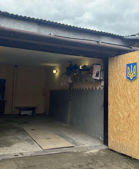 Продам капітальний гараж 25 кв.м. з підвалом на 2 кімнати ГК