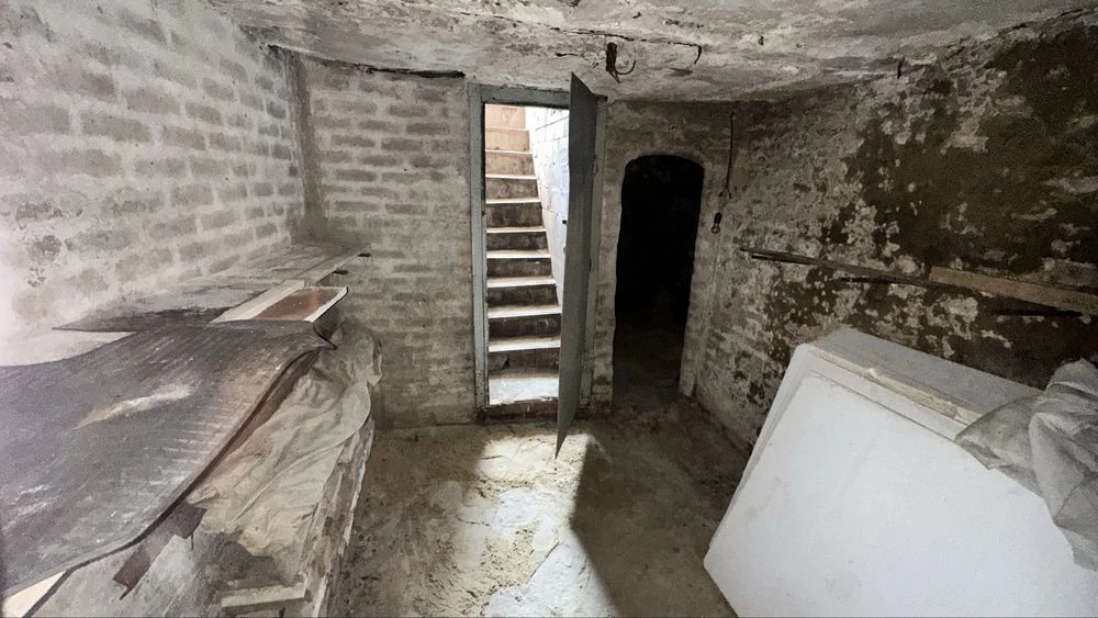 Продам капітальний гараж 25 кв.м. з підвалом на 2 кімнати ГК