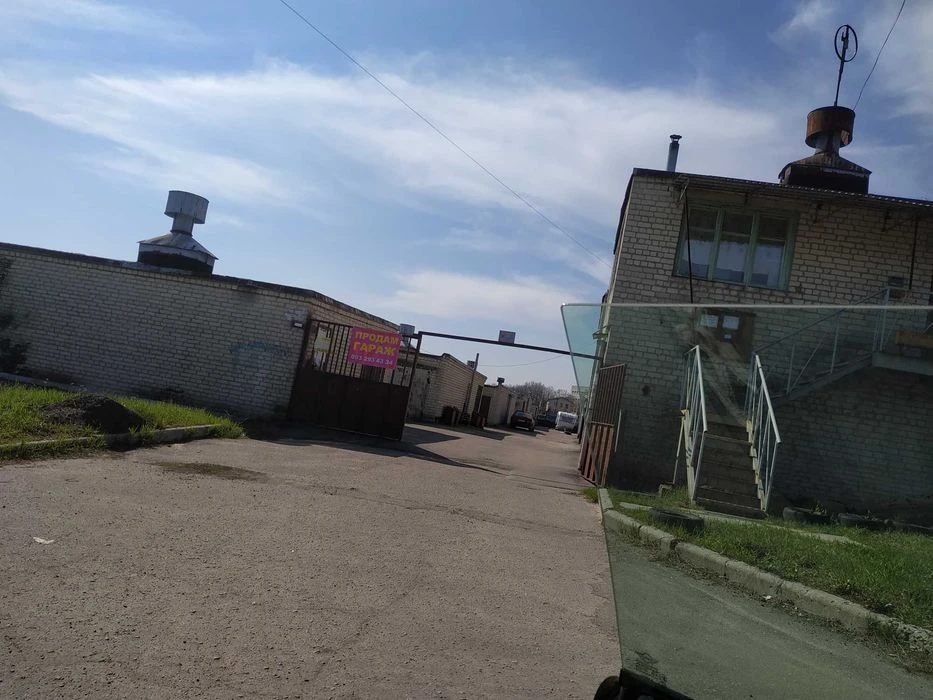 Продам кирпичный гараж 124 в гаражном кооперативе ФЭД 1 на 1