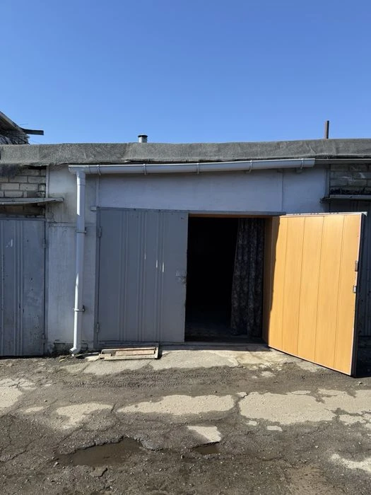 Продам гараж в кооперативе