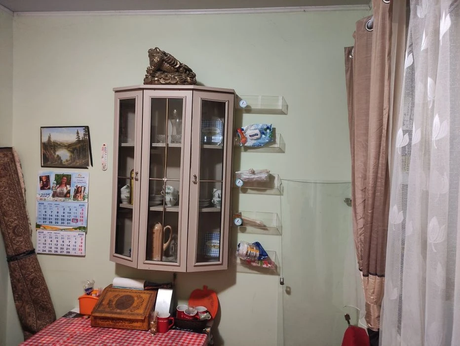 Продам гараж на Роганском жилмассиве.