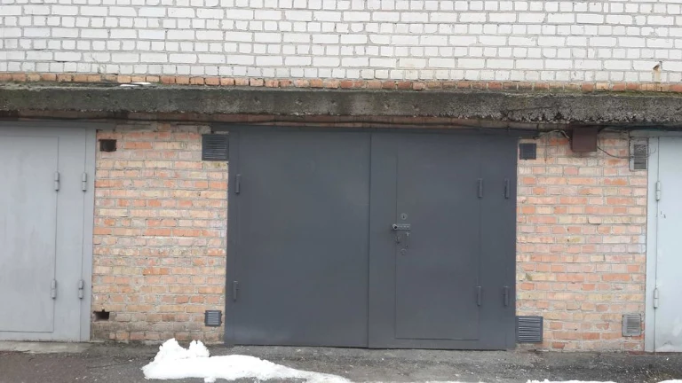 Продам гараж в АГК