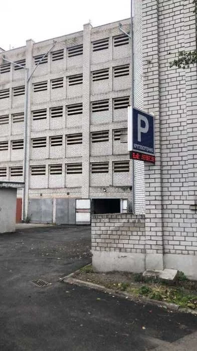Продам паркоместо, в паркинге на Ул. Антоновича, 26а, низ пр