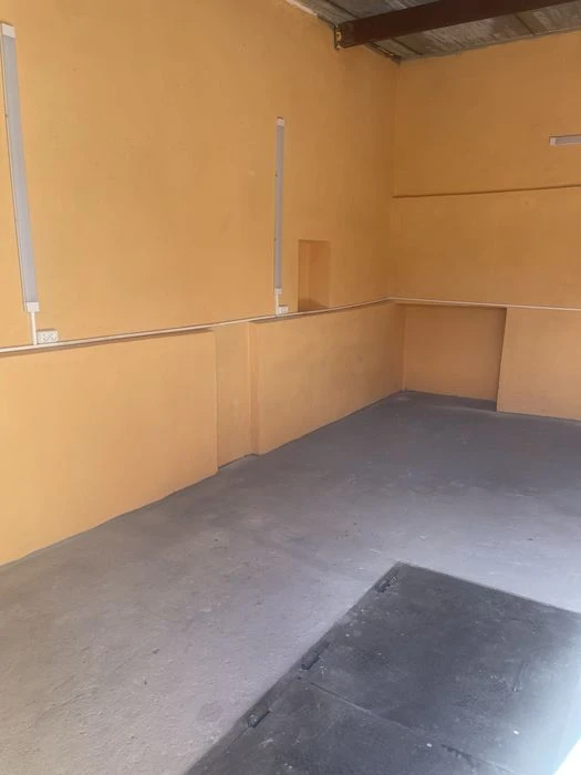 I am selling a garage...