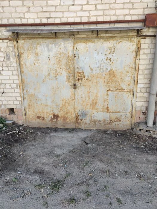 Продам гараж в кооперативі "Лоцманський"