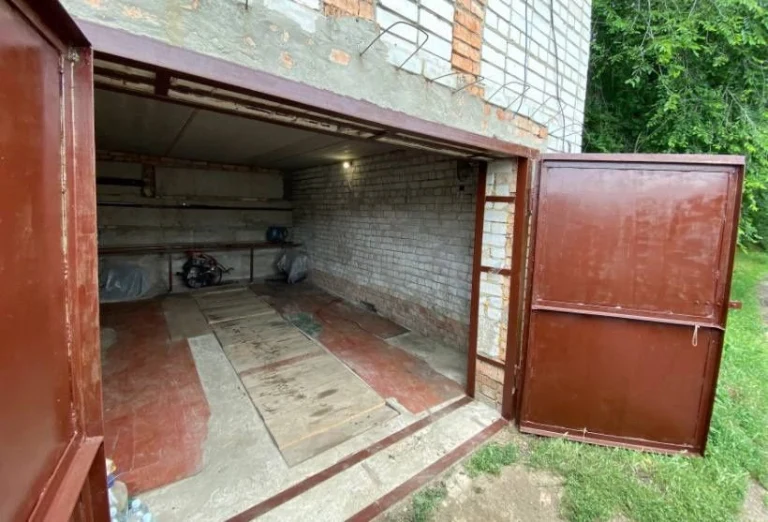 Продам гараж в районе 16 больницы, в пешей доступности от пр
