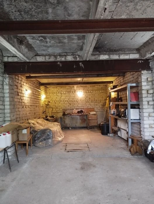 Продам гараж Косиора, р-н Северного рынка, кирпич, 59 м.кв.