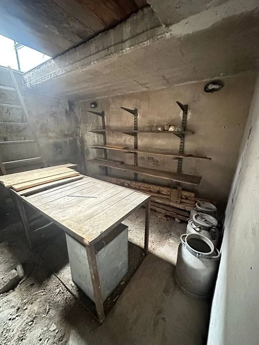 Продам большой сухой гараж с подвалом ГК Салют ( бомбоубежищ