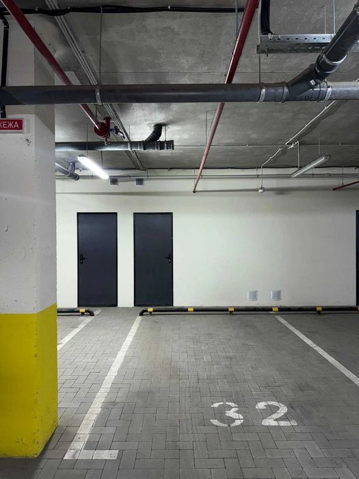 Space on Nedelina (5 Fontana) Parking + storage room in pro