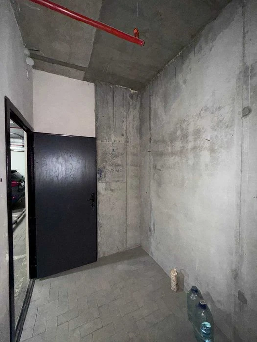 Space on Nedelina (5 Fontana) Parking + storage room in pro