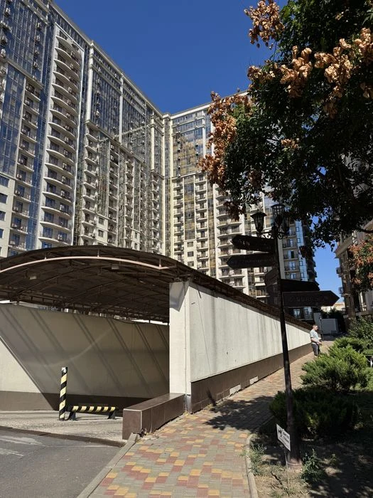 French Boulevard / 9 Zhemchuzhina. Parking space on -1 level. in