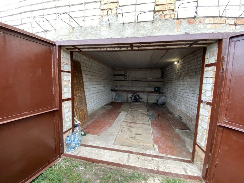 Продам Гараж в центральном р-не ,город Днепр