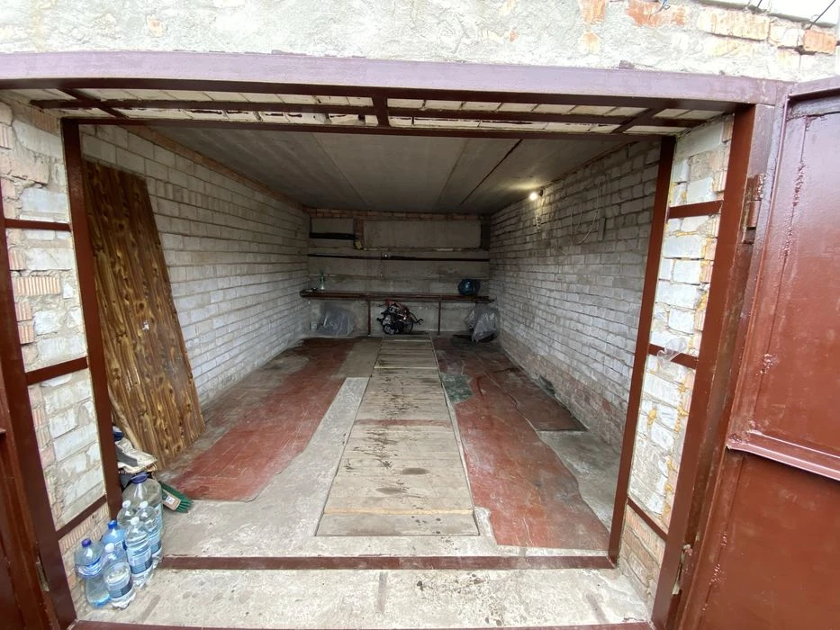 Продам Гараж в центральном р-не ,город Днепр