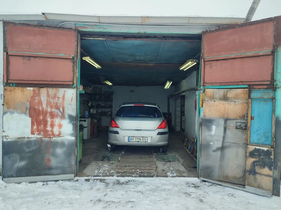 2 garages on Levanevsky Aviator