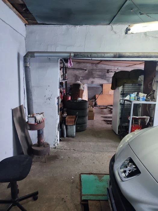 2 garages on Levanevsky Aviator