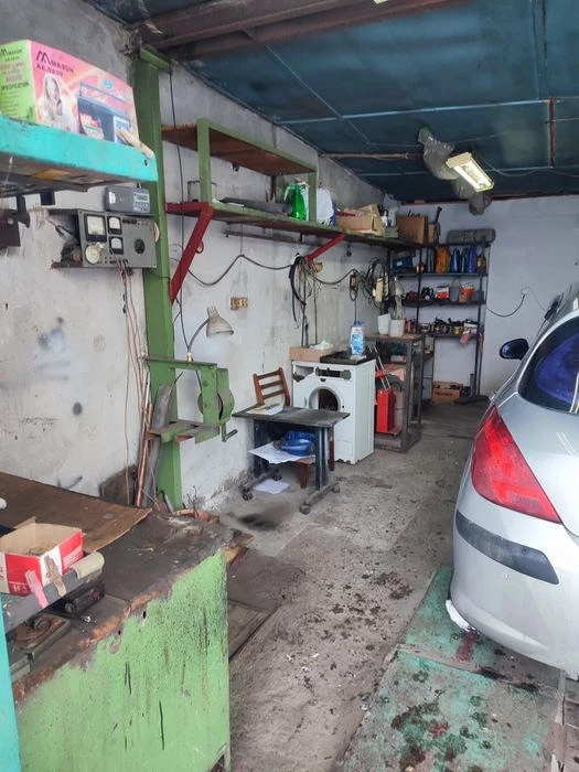 2 garages on Levanevsky Aviator
