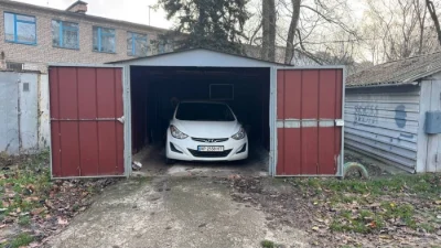 I will sell a garage in the yard