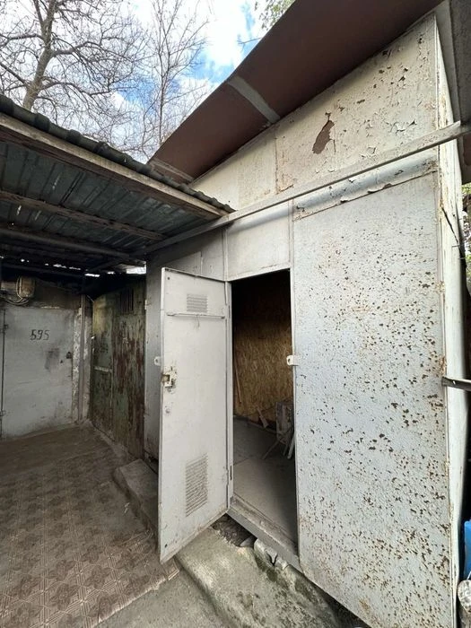 Металлический бокс на причале 11 Запорожье