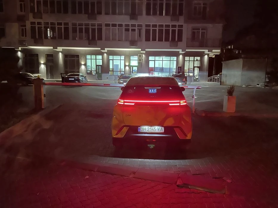 From the OWNER, a PARKING SPACE as a gift to a CELL in Primorskoye