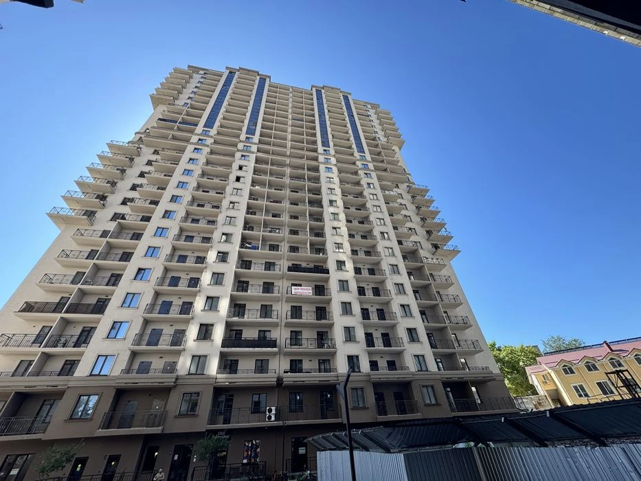 Продам семейное паркоместо. Акрополь 3 . 1 уровень