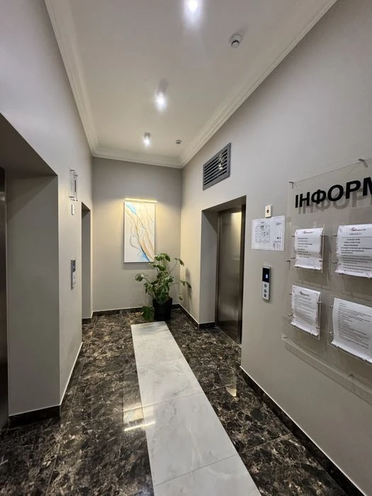 Продам семейное паркоместо. Акрополь 3 . 1 уровень