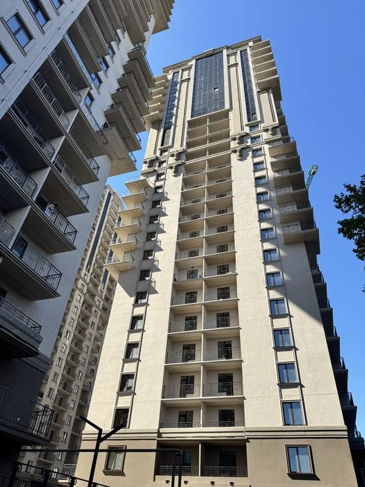 Продам семейное паркоместо. Акрополь 3 . 1 уровень