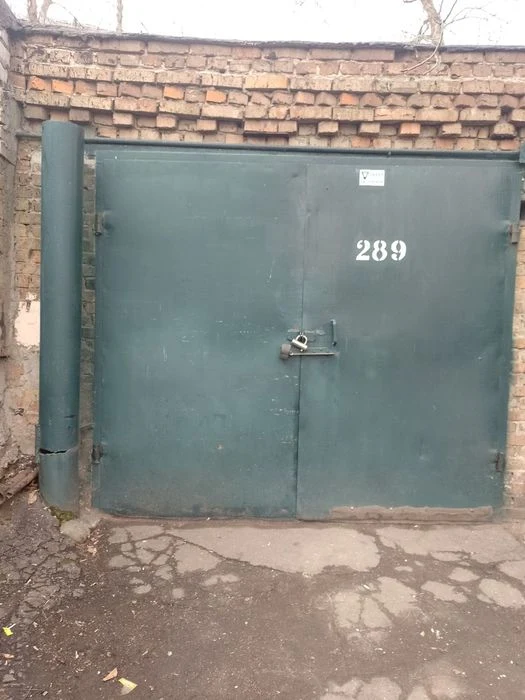Продам кап.гараж.Мотор 1