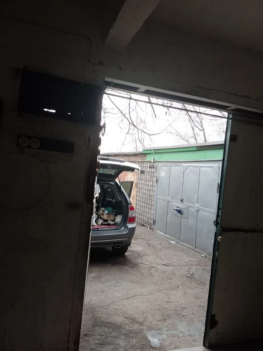 Продам кап.гараж.Мотор 1