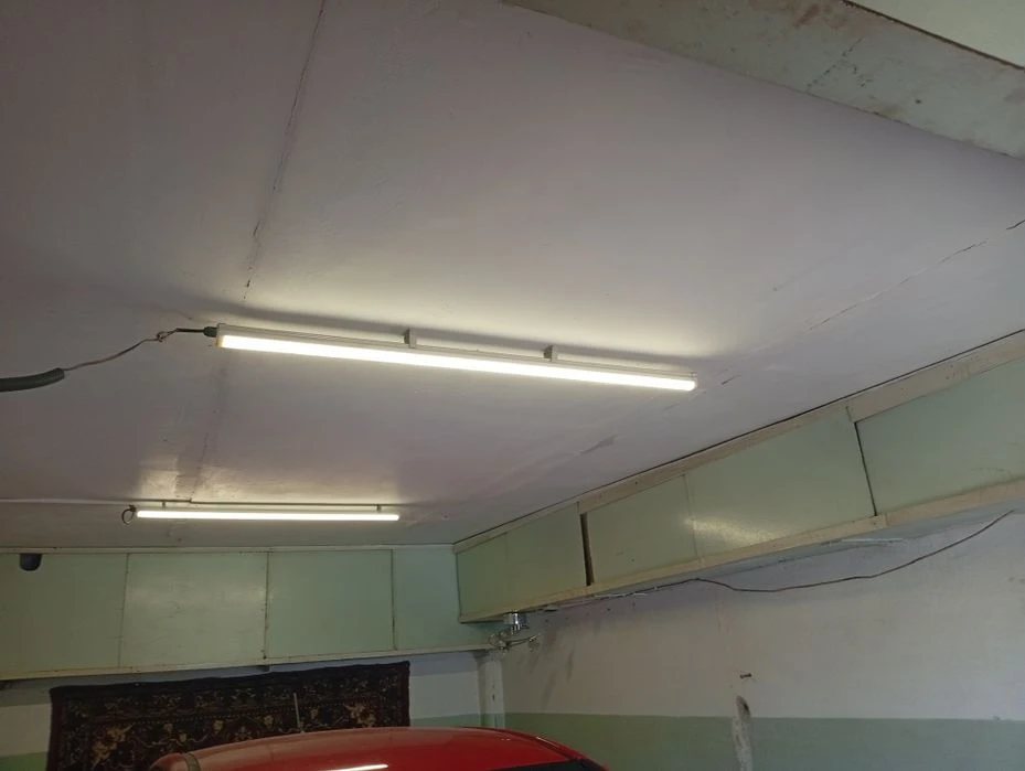 I am selling 2 garages.