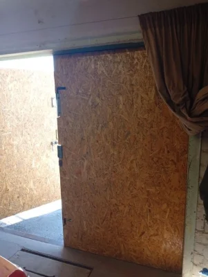 I am selling 2 garages.