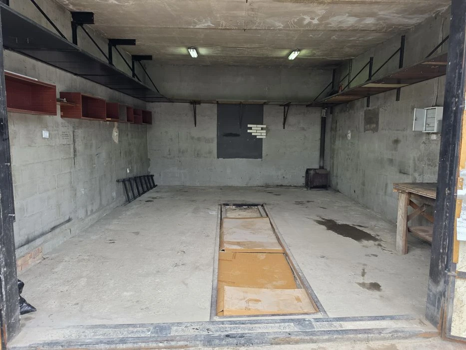 Big garage for sale
