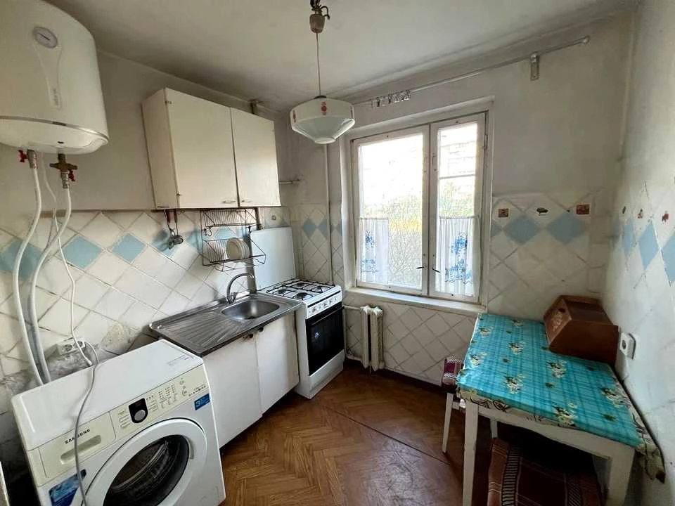 Apartment. Kyiv, Milyutenko St.