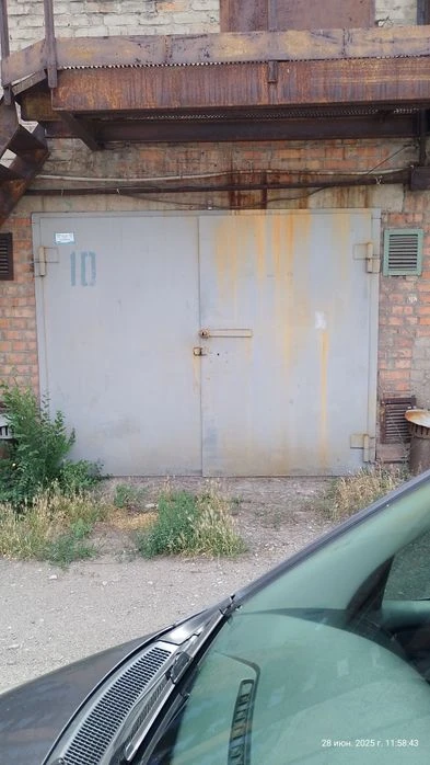 Продам гараж.В районе остановки Ниогаз.