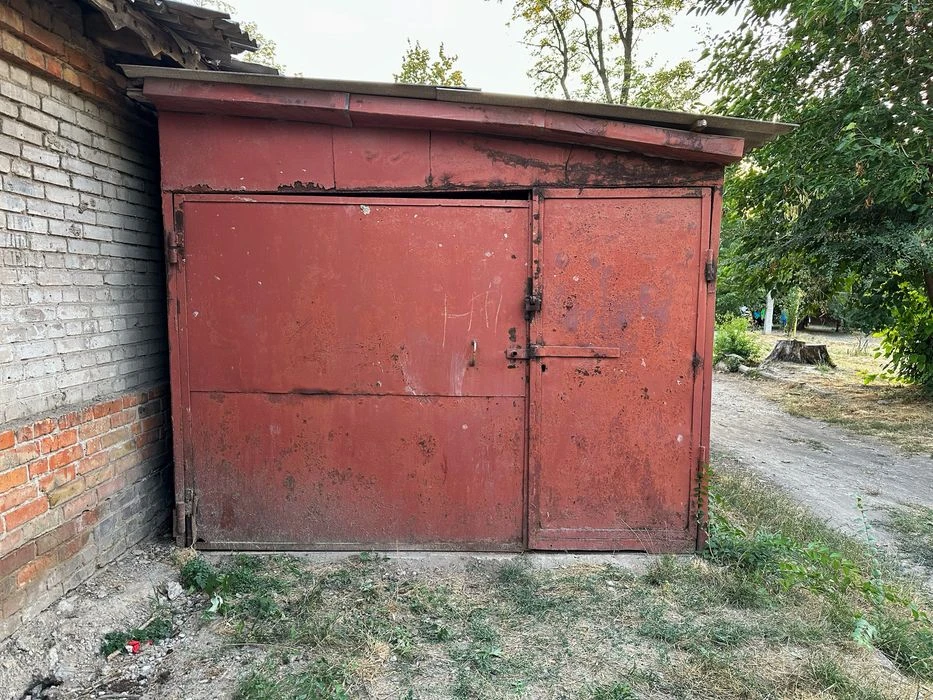 Продам Гараж Чаривная Героев 55-й бригады Уральские