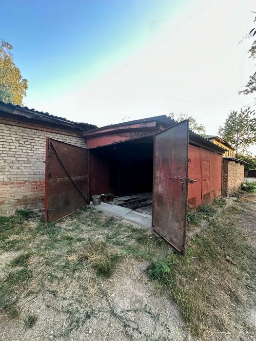 Продам Гараж Чаривная Героев 55-й бригады Уральские