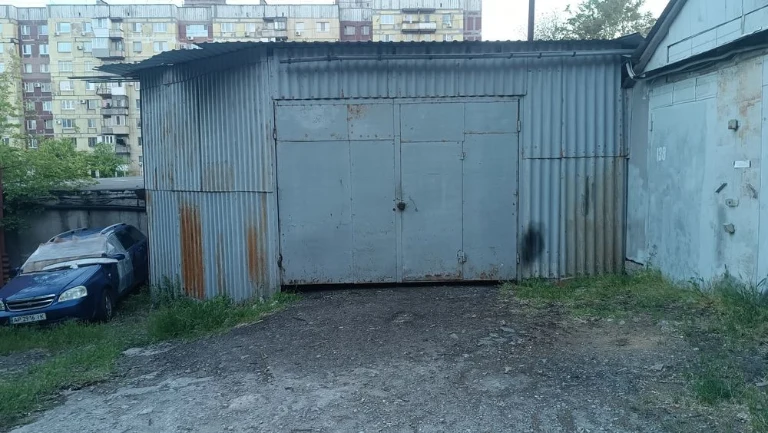 Garage box for sale