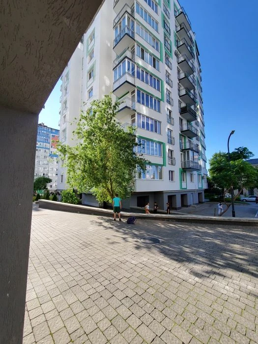 Гараж Нац.Гвардії "МЖК" Парк Шевченка
