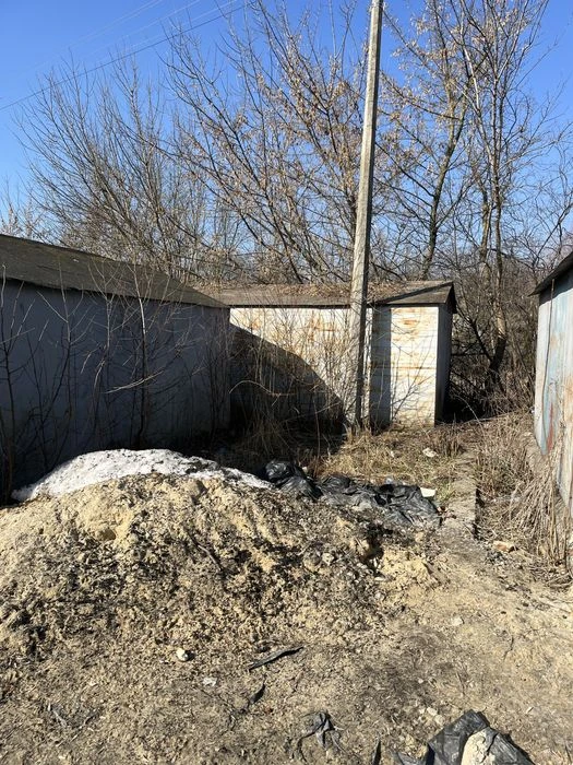 Місце під гараж з фундаментом