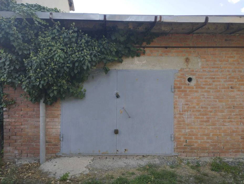 Продам Капітальний Гараж Авіамістечко