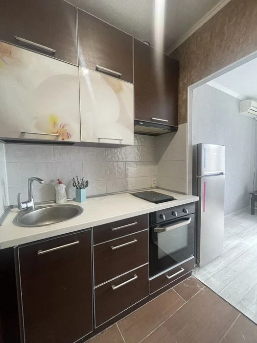 For sale a 19 m² guest house with its own bathroom, French Boulevard