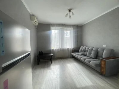 For sale a 19 m² guest house with its own bathroom, French Boulevard