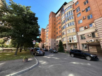 Паркомісце в одному з кращий ЖК міста на Соборності 40в