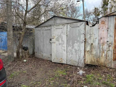Гараж на Інститут зв'язку