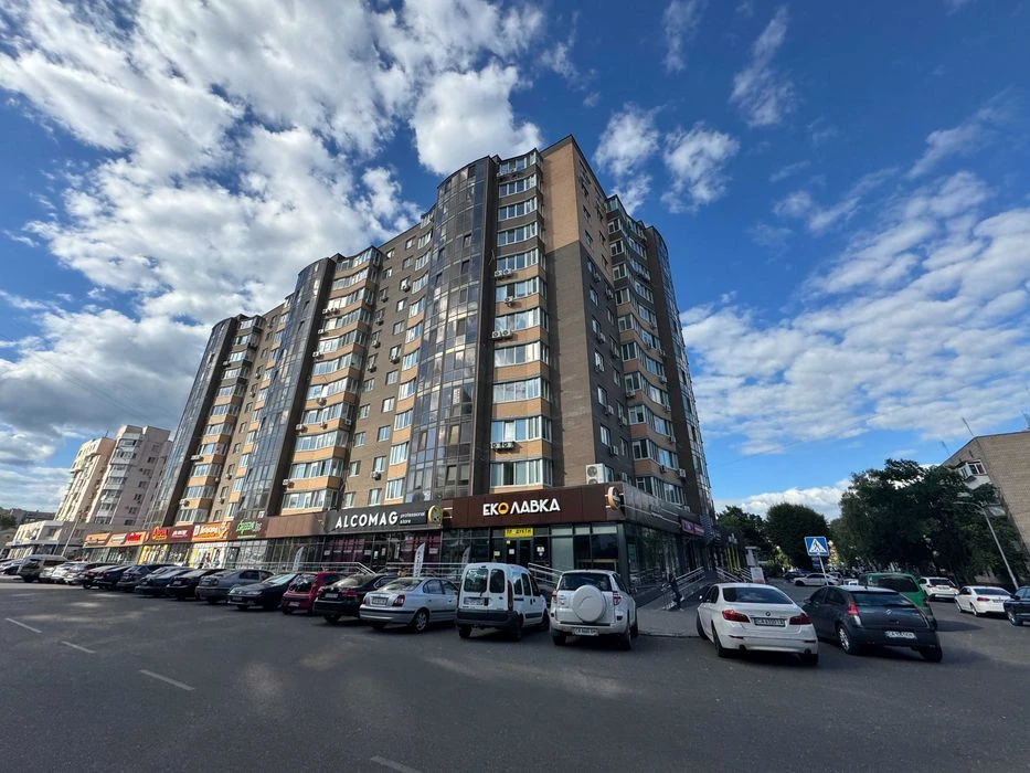 Паркомісце у підземному паркінгу в центрі міста