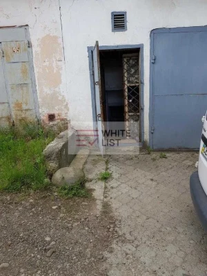великий гараж  на дві машини, р-н Фастівської лакарні
