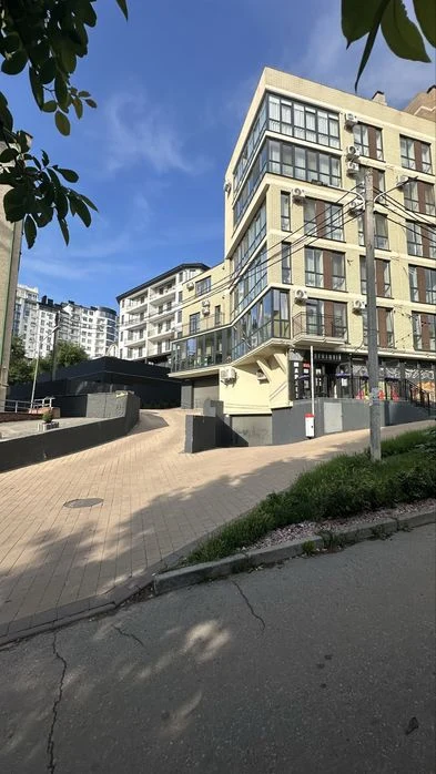 Продаж; Паркомісце (2 шт.); Чернівці; Новобудова; вул . Геро