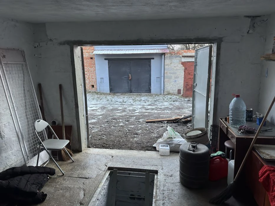 Продам гараж сади 1- героїв України(сталінграда) розворіт тр