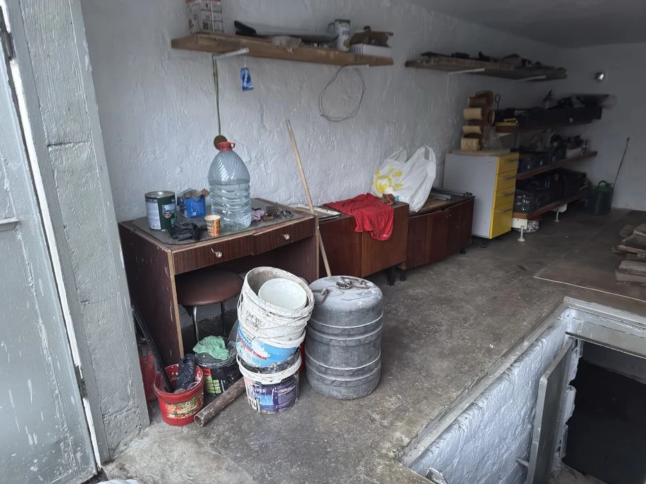 Продам гараж сади 1- героїв України(сталінграда) розворіт тр